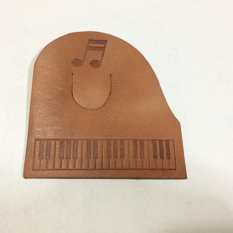 グランドピアノ型   革の栞(しおり)