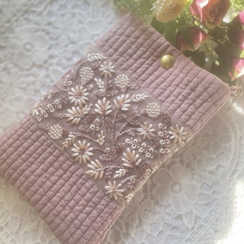 インド刺繍リボンとヌビのスマホポーチ