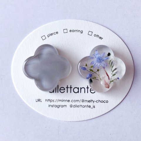 retro flower gray ピアス/イヤリング