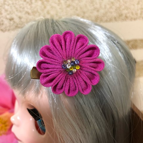 ちりめん細工　スワロフスキーいっぱいのお花♪