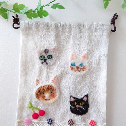 3匹の猫ちゃんと巾着袋