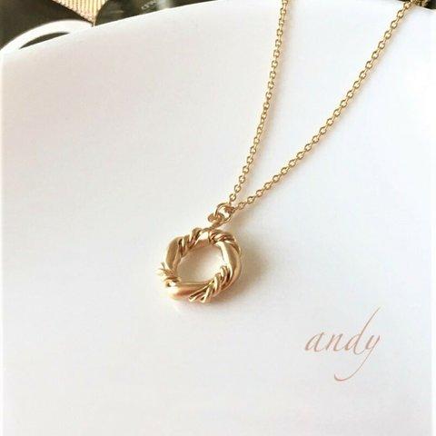 Lease Motif Mat Gold Necklace