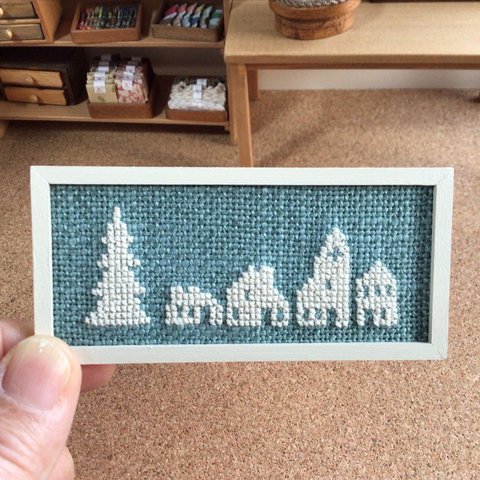 ミニ刺繍「Townscape 」(大きめタイプ・ブルー生地)