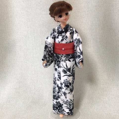 ジェニー・momoko 浴衣　モノトーン・花柄