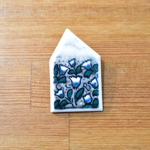 【ヴィンテージ品】 ARABIA helja design アラビア ヘルヤ 陶板ブローチ（青と白の花）北欧 北欧食器 北欧ヴィンテージ