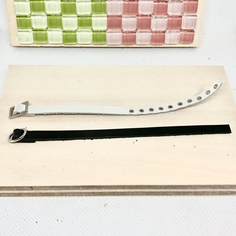 革細工  ミニチュアベルト　一本　miniature belt.