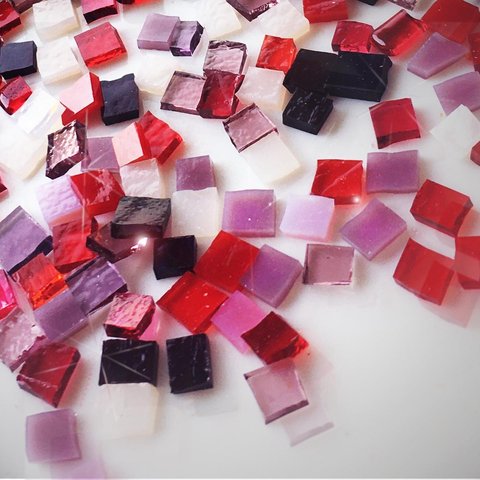 フュージング用 ガラス ミックス　赤～ピンク系mix　10ｇ　・おうちdeガラス工芸　Myオリジナルのガラスパーツ作り アクセサリー、ピアス・イヤリングパーツに　レジン封入可