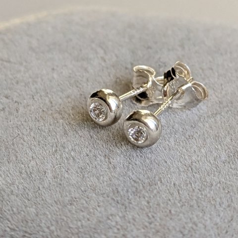 【TIMELESS】永遠の定番　Silver925一粒ピアス　