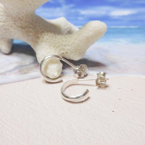 小さいピアス 小さい彫金ピアス