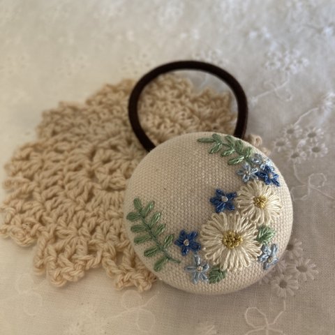 刺繍ヘアゴム