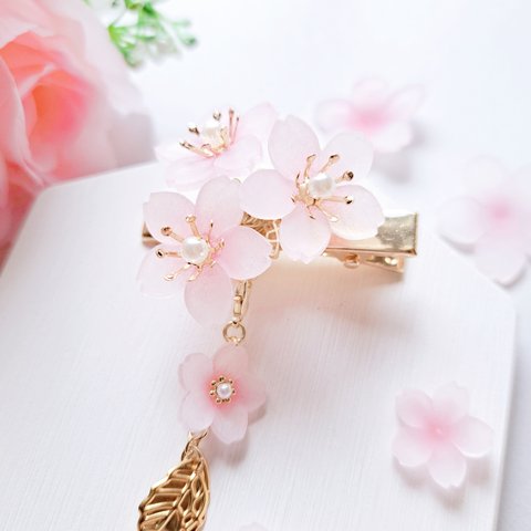 桜の花飾りヘアクリップ