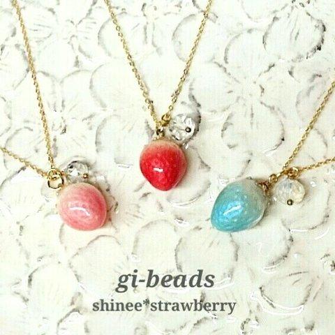 shinee*strawberry ミニいちごのネックレス