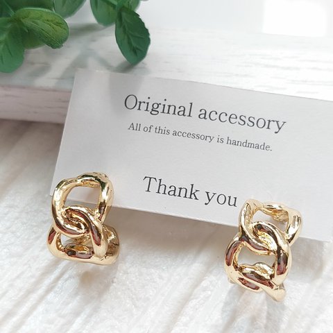 チェーン風goldピアス