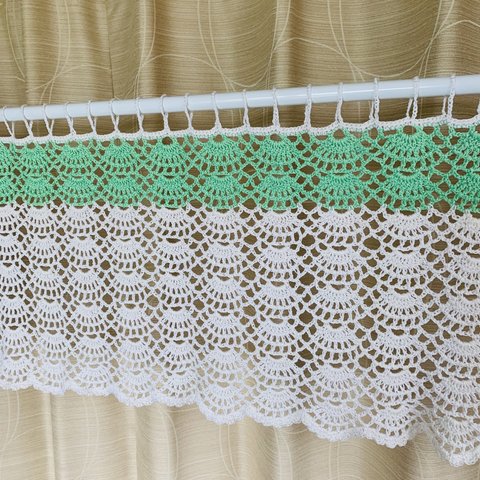 手編みカフェカーテン
