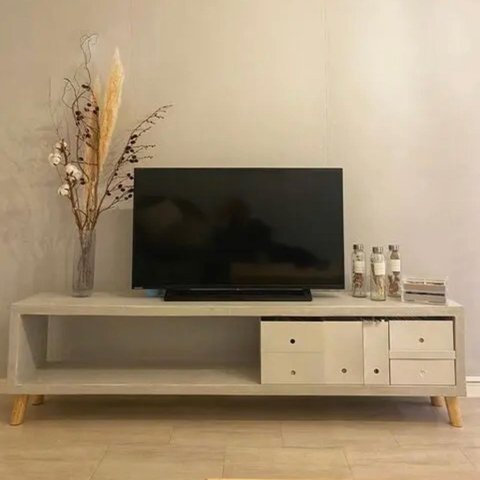 モルタル×木　テレビボード