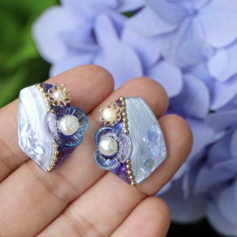 『紫陽花💠💙』Seashellの海のカケラ𓇼Pierce / Earring ◇ Blue mix /淡水パール/チェコガラスフラワー