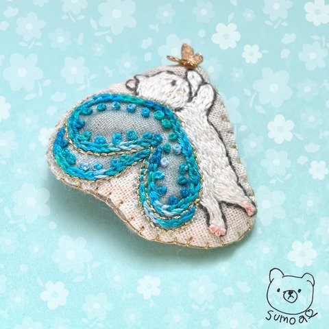 ちょうちょと猫＊刺繍ブローチblue