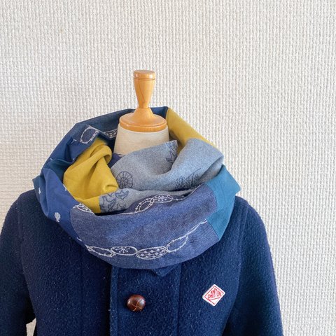 パッチワークの大判ストール(デニム刺繡)