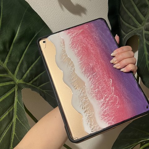 ピンクの海のiPadケース　10.9インチ　第5世代、10世代　オーシャンアート　スマホケース　レジン　エポキシ　沖縄　ハワイ　敬老の日　父の日　海の日　スマホケース　iPadカバー　手帳型