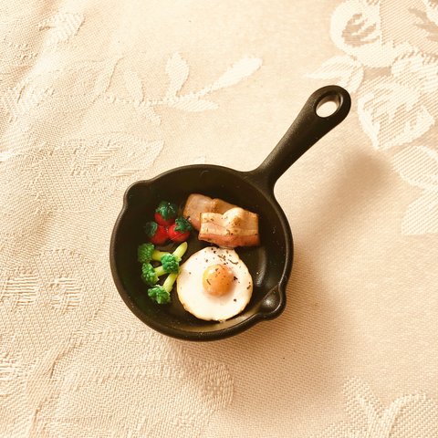 【SALE！】目玉焼きの朝食フライパン(マグネット付き)