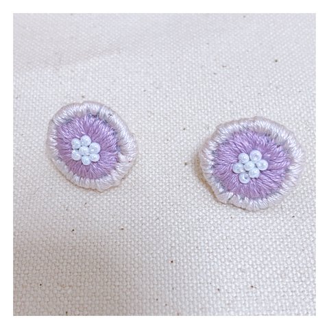 刺繍ピアス