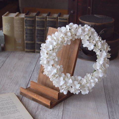 ◆粘土のお花◆　アジサイのリース　ホワイト＆アンティークホワイト　直径約22センチ　A665