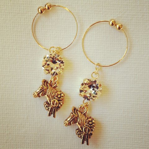 thoroughbred earring 