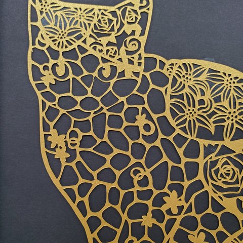 作家切り絵「花猫(hua mao)-Maria-」/ 東智明（保護猫チャリティ）