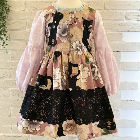 子供服　黒猫🐈‍⬛百花繚乱　ビショップスリーブワンピースドレス　110サイズ　エンブロイダリーレース　女の子　女の子服　和柄