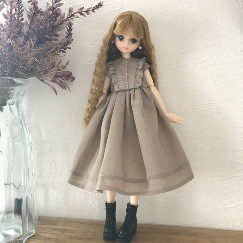 再再ショルダーフリル⭐︎ノースリーブワンピース　【ライトモカ】ドール服　リカちゃん　ruruko　