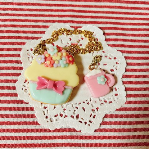お花のカップケーキのアイシングクッキー 花束 バッグチャーム コーヒーカップ クッキー キーホルダー 