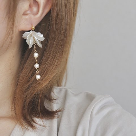 ピアス　パール　花びら