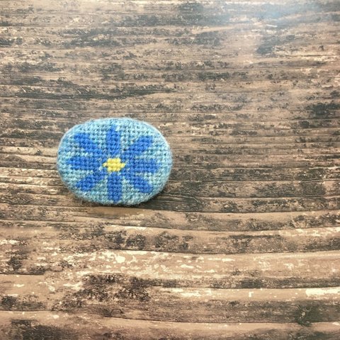 デイジー刺繍ブローチ