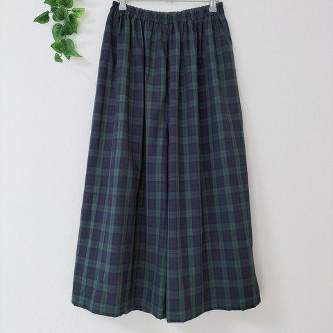 スカート見えのゆったりパンツ　ネイビー×グリーン チェック