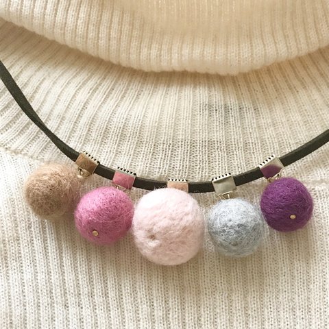 Colorful snow felt choker〜カラフルスノウのフェルトチョーカー