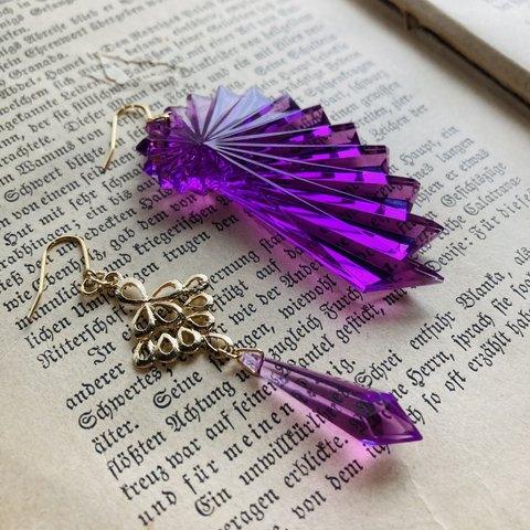 再再再再販　イロアソビ　海の魔女の耳飾り　ヴィンテージ　紫の巻貝のような大振りピアス　