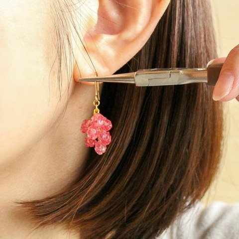 つぶつぶの実 ピアス・イヤリング  レッド