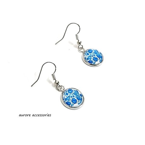 blue pierced earrings　ブルー　シンプル　丸　揺れる　青