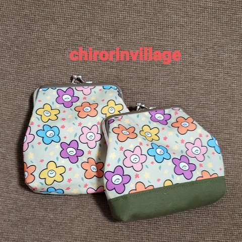 ちょっと大きめ お花こびとのがま口👛