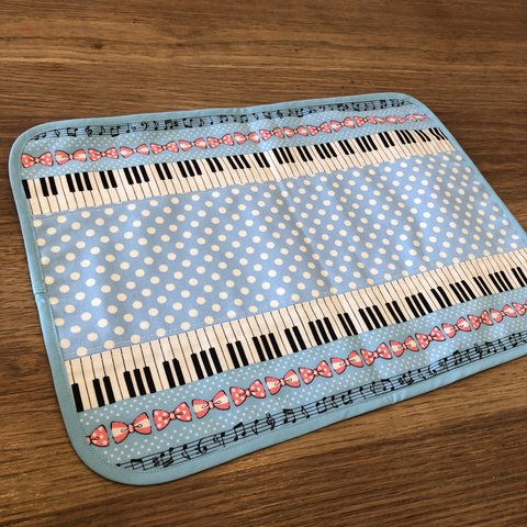 ◆ハンドメイド＿入園準備ランチョンマット＿ピアノ鍵盤◆