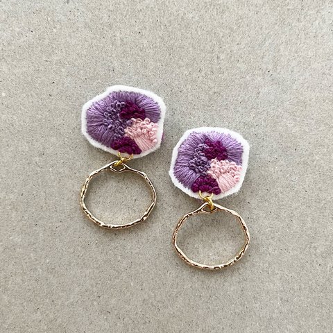 purple×gold刺繍ピアス