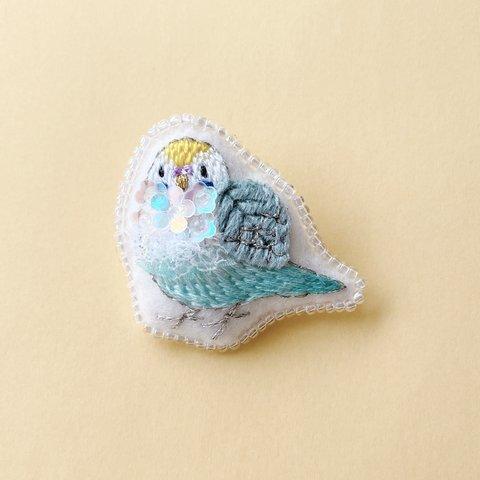 セキセイインコの刺繍ブローチ