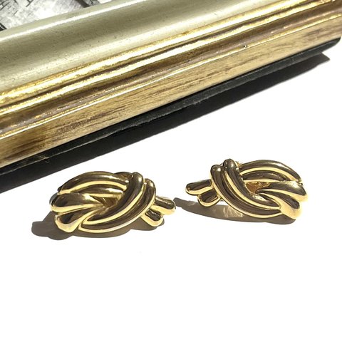 0898 VINTAGE EARRING Monet  モネ　結リボンゴールドGDヴィンテージ　イヤリング　アンティーク  クラシカル　花　フラワー　大ぶり　フォーマルカジュアル　ビジュー　結婚式