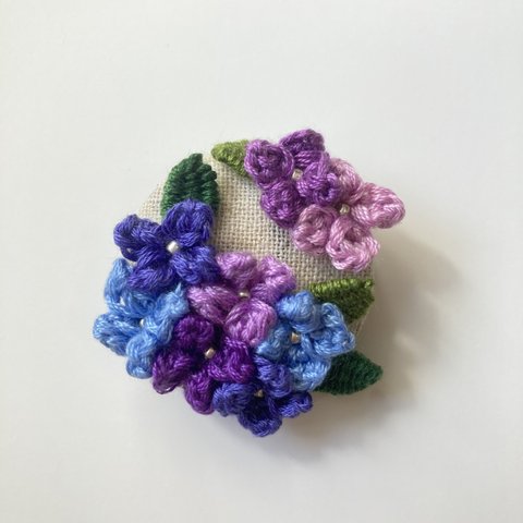 【立体刺繍】紫陽花のブローチ