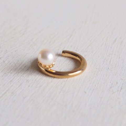 【受注制作】- 18KGP -  Pearl Ear Cuff