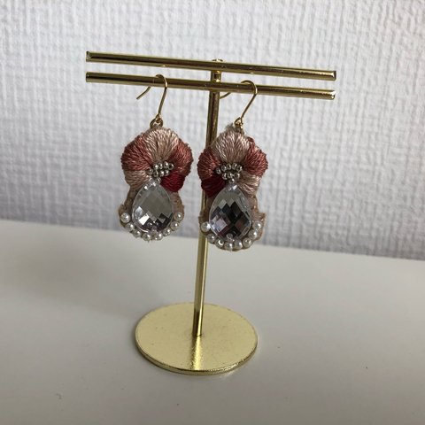 ビジューピアス