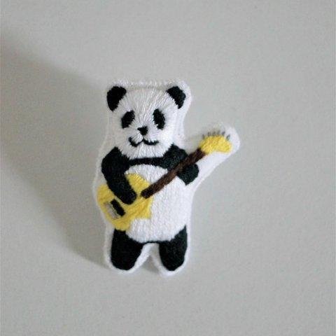 ギターパンダの刺繍ブローチ（zo-3)
