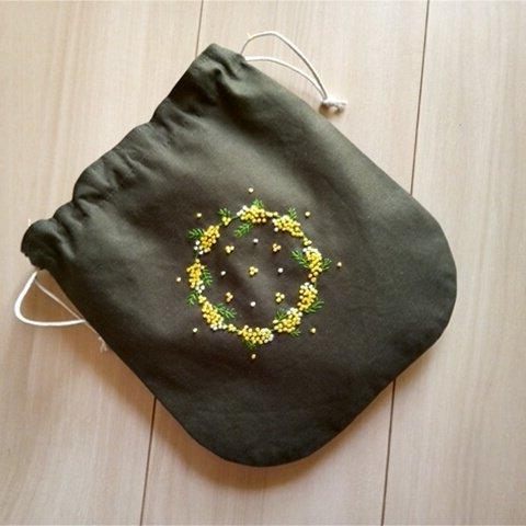 ミモザ刺繍の巾着