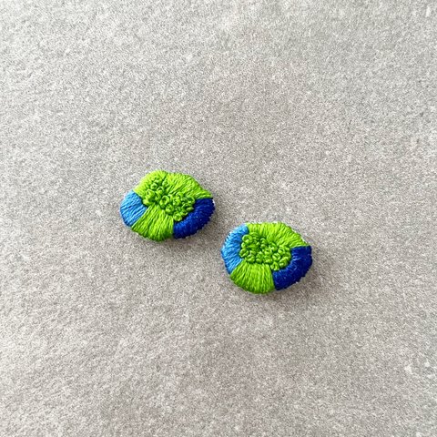 blue×green刺繍ピアス