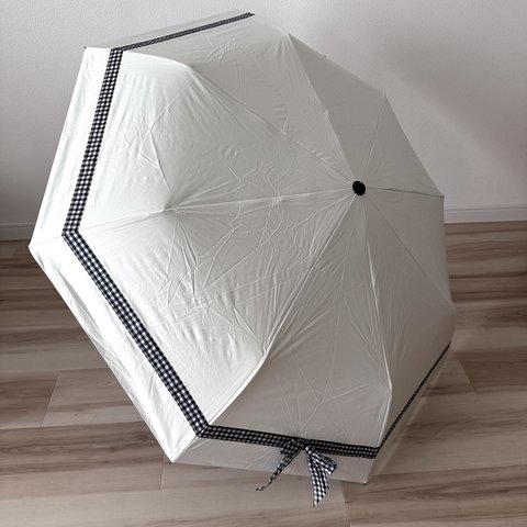 日傘 雨傘 折りたたみ傘 骨8本 リボン付き 白 晴雨兼用 完全遮光 UVカット H1/白
